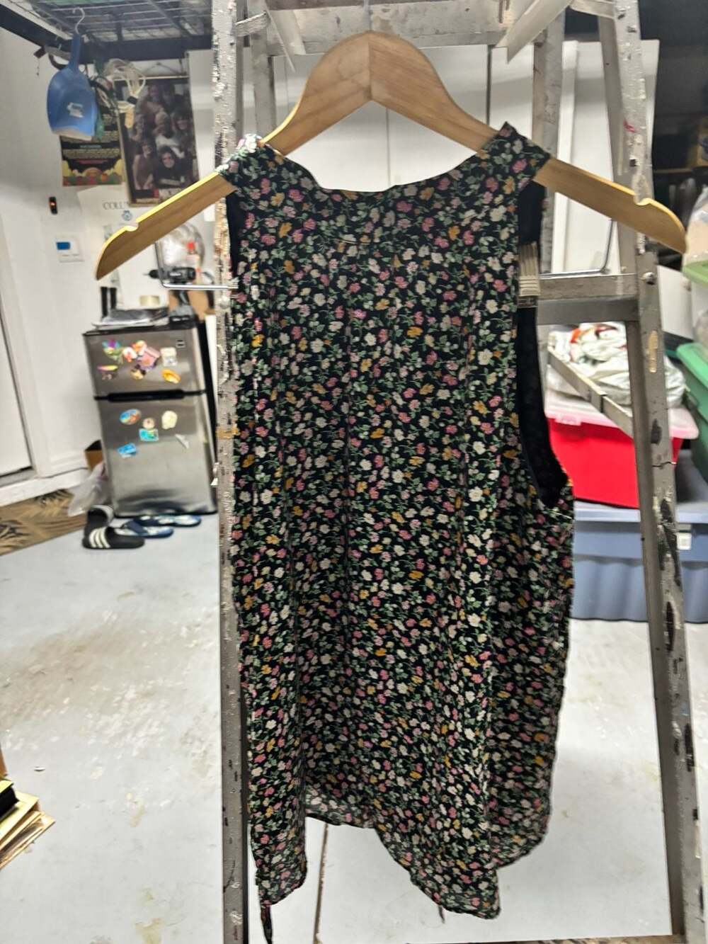 Loft Sleeveless Keyhole Neck Blouse - Picture 3 of 3